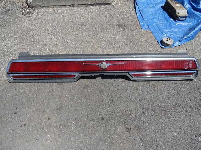 1973 ford thunderbird taillight assembly. ( not cracked )