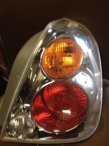 2002-2006 altima right taillight