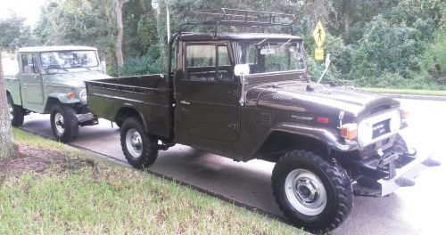 Fj45 , hj45 , pickup land cruiser vintage roof rack w/ mounting hardware!!!