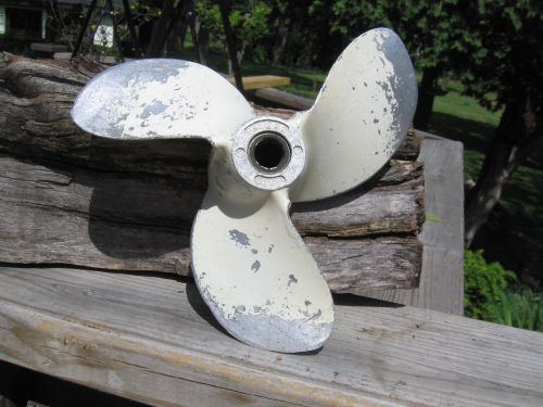 Evinrude sportwin 9.5 h.p. outboard 9x10  good propeller #383629