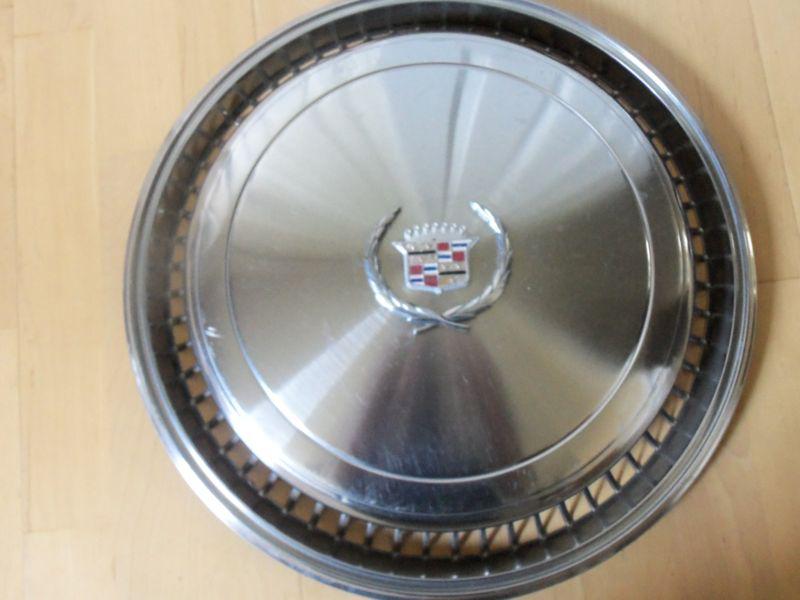 74-75 cadillac eldorado hub cap nice driver !!!!!