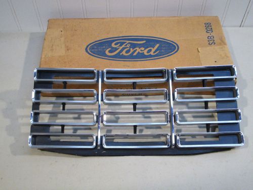 Nos 1968 ford galaxie 500 xl &amp; ltd rh hidden headlight door... new in box!