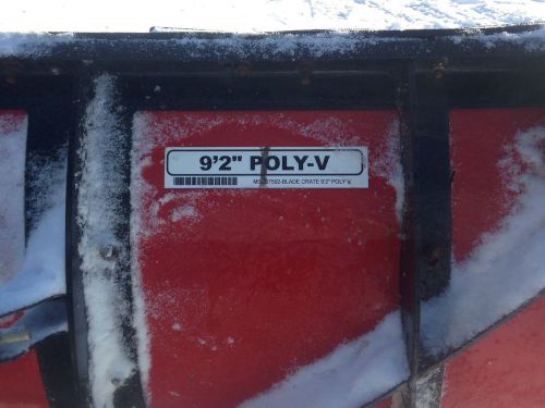 Boss 9&#039; 2 v blade snow plow v poly blade