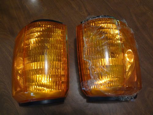 Ford f-pick up/bronco 87-91 parking signal light unit set w/o chrome &amp; black