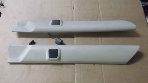 Land rover discovery 2 front interior pillar trim w. speakers 99 00 01 02 03 04