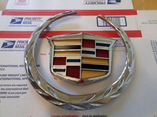 Cadillac (srx) 14-15 front grille &#034;emblem&#034;