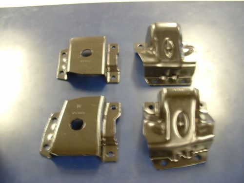 Oem mopar suspension bracket cbxr8370