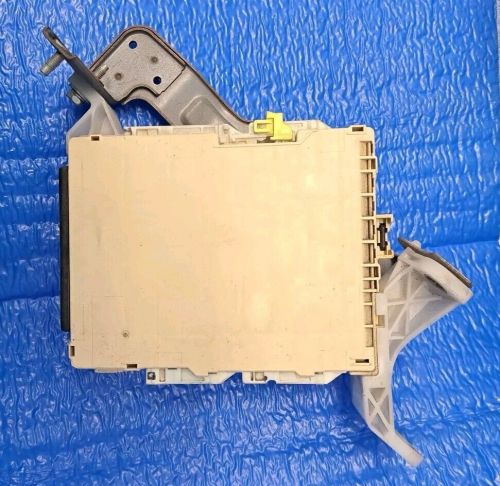 89221-06220 mpx body rj chassis ecm multiplex network  fits 15-17 toyota camry