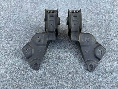 Infiniti q50 q60 2014-2024 oem muffler exhaust hanger mounting bracket (pair)