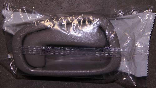 Dhi-1017r 98-03 corolla inside gray rh door handle