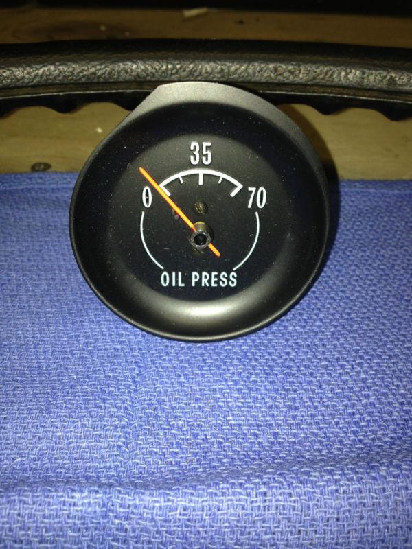 Oil pressure gauge