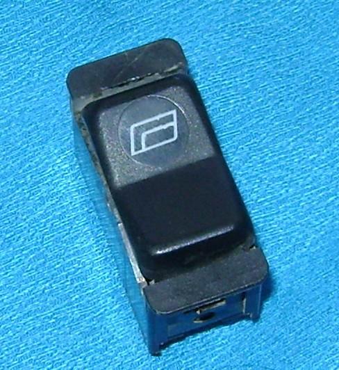 Mercedes w123 w126 w201 window switch 000 820 84 10 / 0008208410