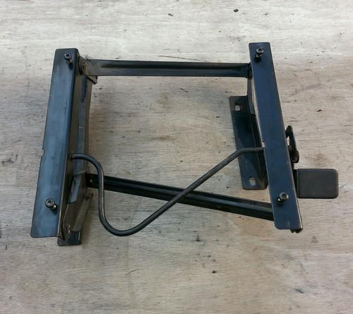 Jeep wrangler seat  yj bracket 1987-1995 passenger side/nice