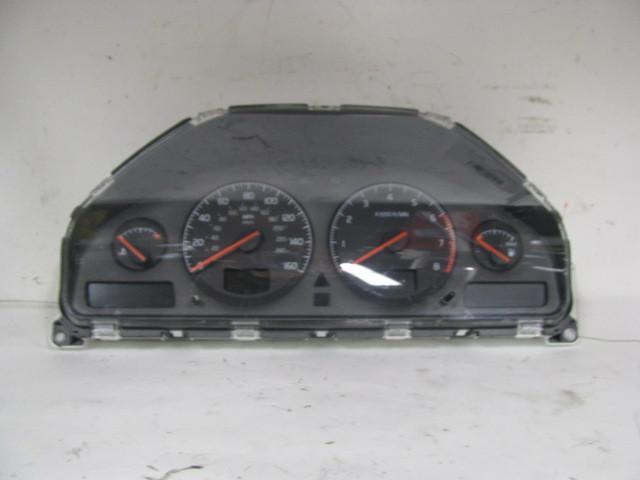 Speedometer cluster volvo s60 v70 s80 2001 01 382955