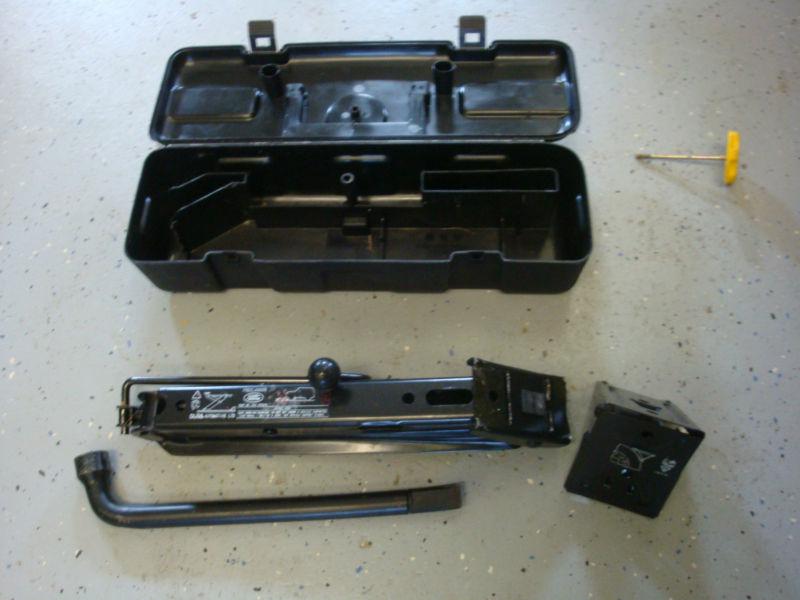  land rover freelander jack set assembly in case 2002 2003 2004 2005 02 03 04 05