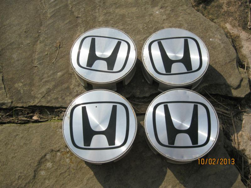 Set of 4 oem honda center caps civic si integra gsr part# 44732-s50-n910