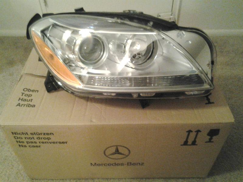 12-14 mercedes ml w166 halogen headlight (right side) oem  