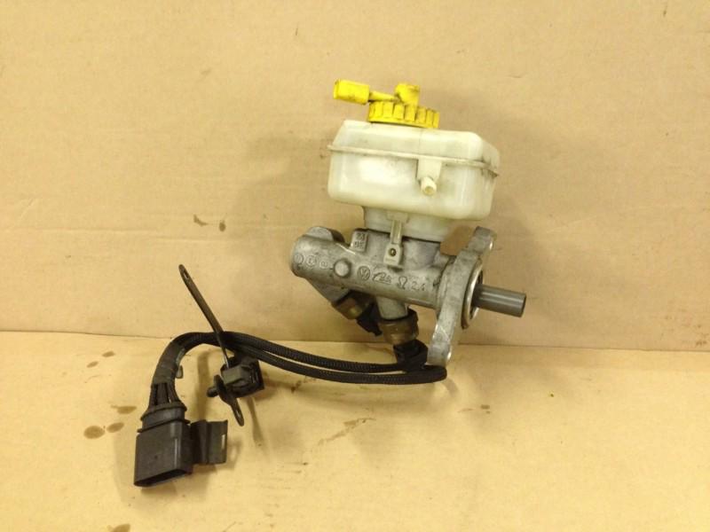 Vw jetta gli brake master cylinder with tank mk4 00-05 golf gti 20ae  oem