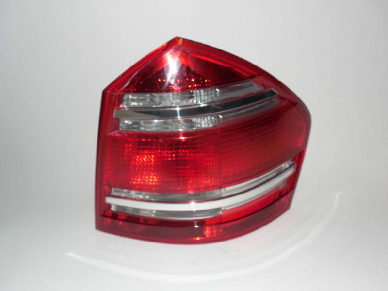 07 08 09 mercedes gl320 gl450 gl550 oem right tail light nice!