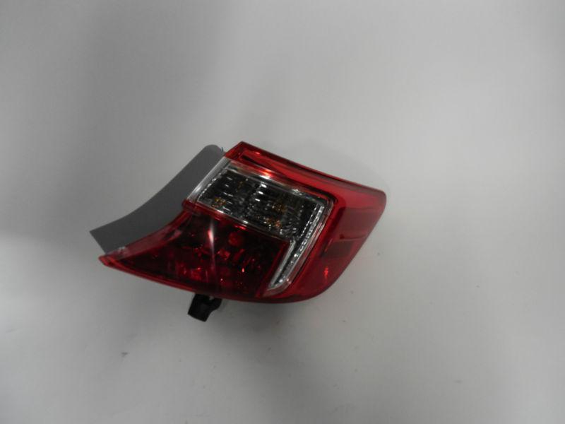 2012 2013 toyota camry oem right tail light nice!