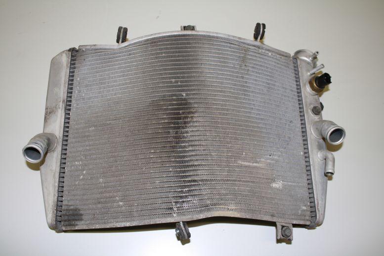 2004 2005 suzuki gsxr gsx-r 600 oem radiator damaged, but no leaks