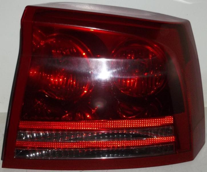 06 07 08 dodge charger passenger tail light 1226900