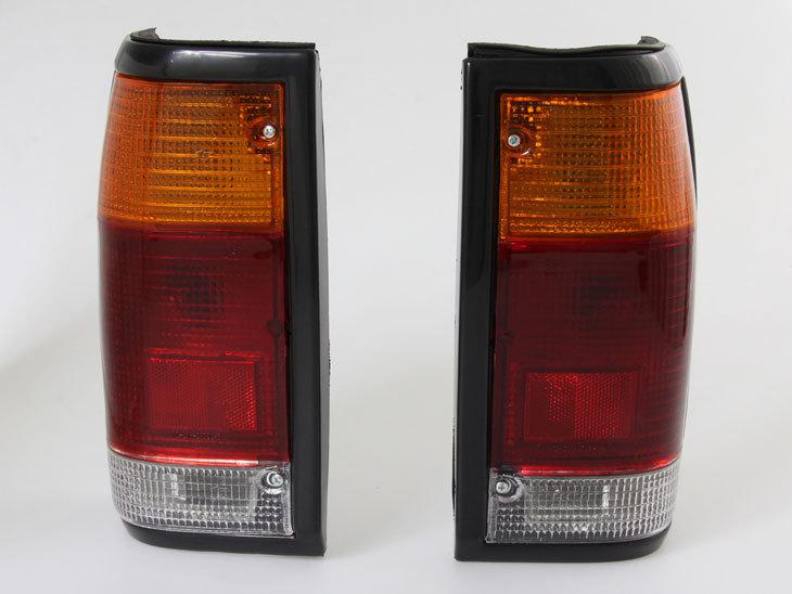 85-98 mazda b2000 b2200 b2600 pickup tail light lamp set lh,rh